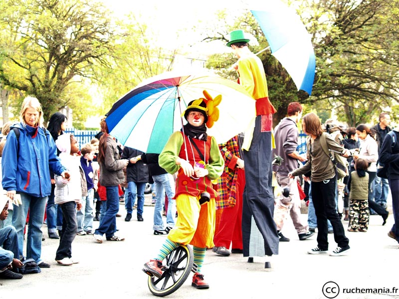 Photos de la parade des écoles de cirque