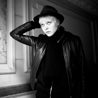 VICTORIA TIBBLIN  ET CATLEYA A IMAJ CRI ART